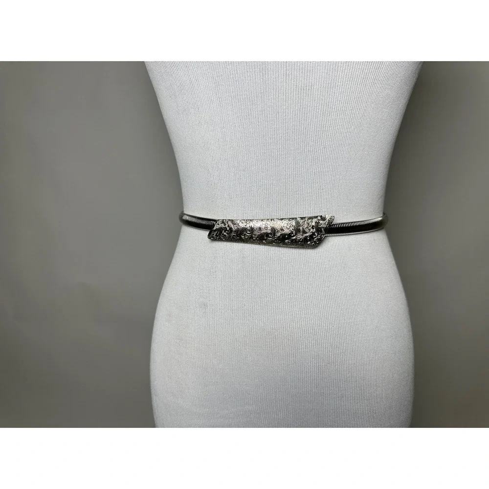 Vintage 70s Silver Snake Chain Stretch Belt Ornate Stamped Etched Buckle Retro